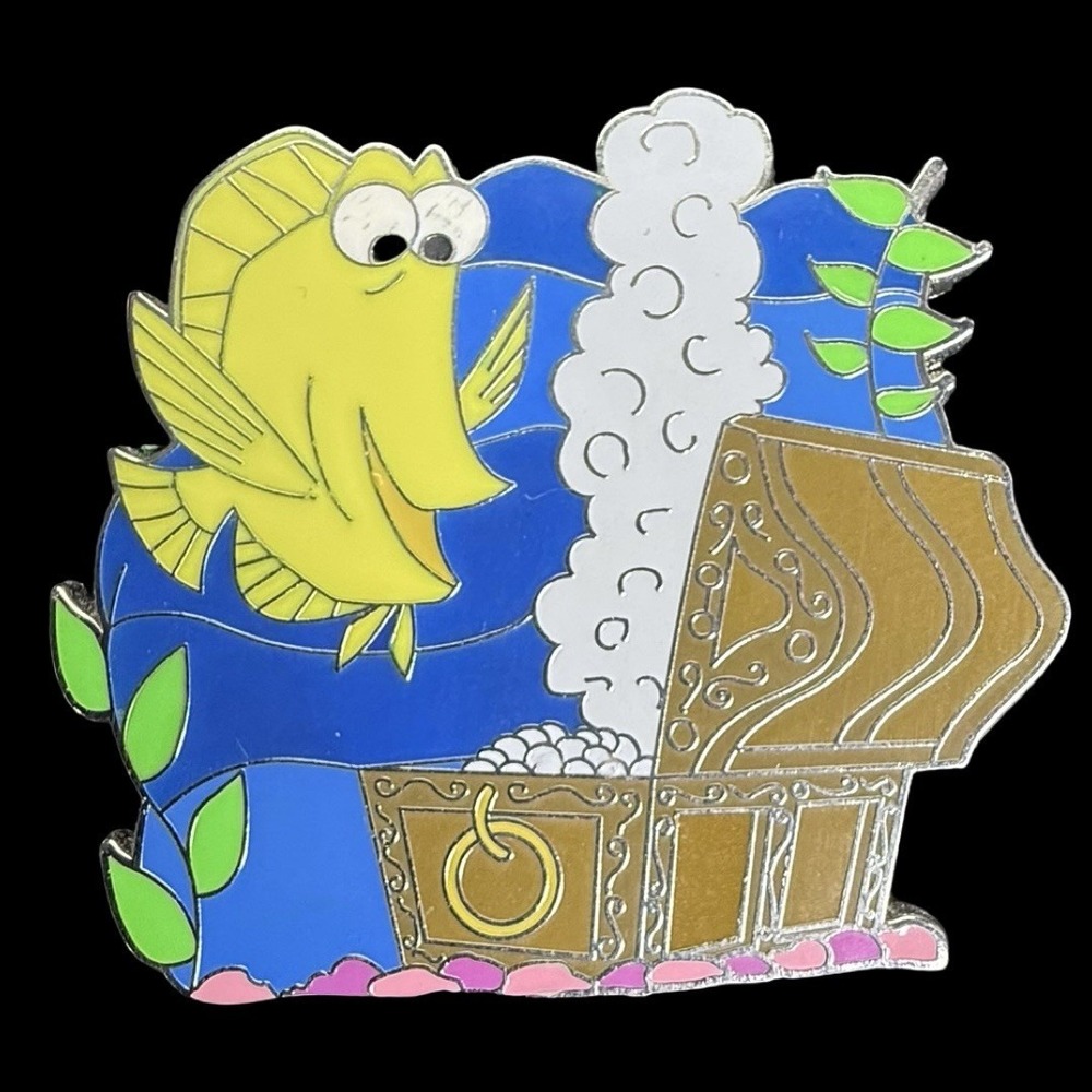 Disney FindingNemo 15th Anniversary Yellow Fish And Treasure Chest LE500